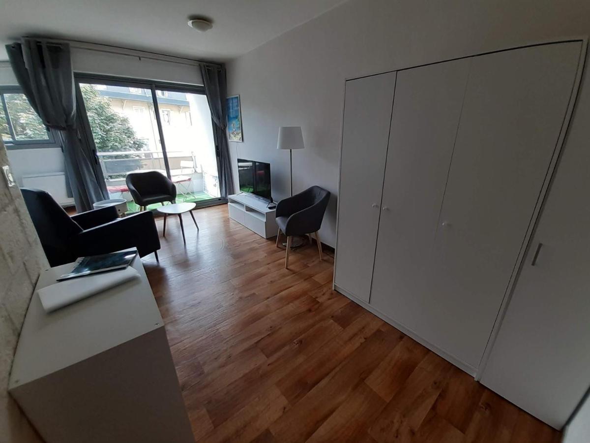 Studio Calme Renove Parking Proche Centre Et Thermes Екс ле Бен Екстериор снимка