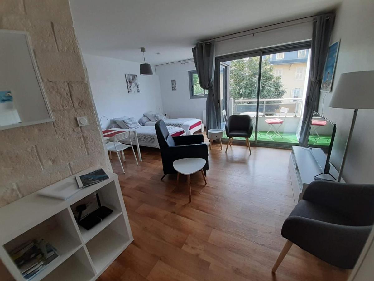 Studio Calme Renove Parking Proche Centre Et Thermes Екс ле Бен Екстериор снимка